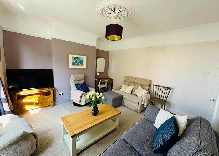 Totterdown's Fabulous House & Floral Garden Bristol