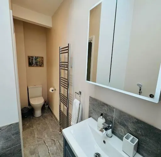 Totterdown's Fabulous House & Floral Garden Casa vacanze Bristol