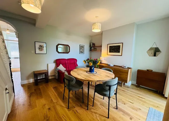 Totterdown's Fabulous House & Floral Garden Casa vacanze Bristol