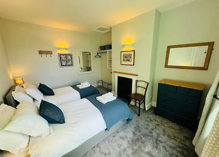 Totterdown's Fabulous House & Floral Garden * Bristol