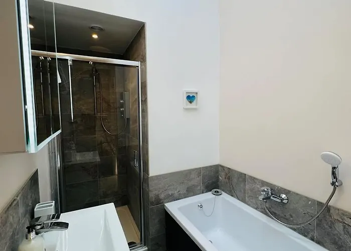 Totterdown's Fabulous House & Floral Garden Bristol