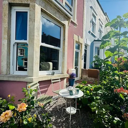 Totterdown House With Views & Garden Holiday home Bristol