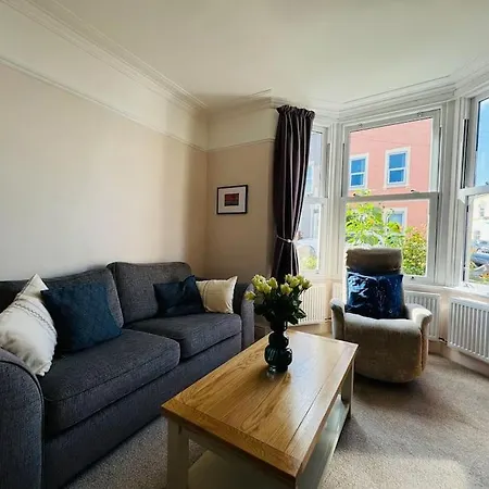 Totterdown'S Fabulous House & Floral Garden *