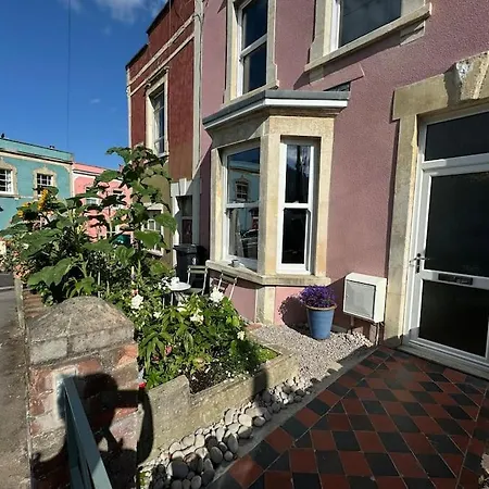 Totterdown House With Views & Garden *