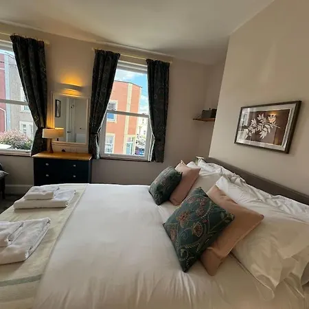 Totterdown'S Fabulous House & Floral Garden *