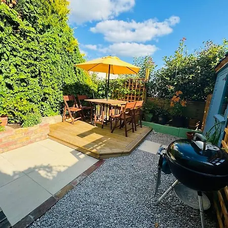 Holiday home Totterdown House With Views & Garden *