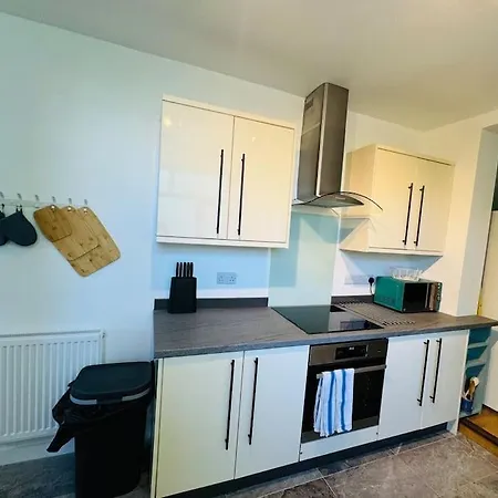 Totterdown House With Views & Garden Holiday home