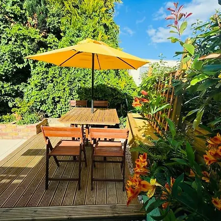Totterdown House With Views & Garden Bristol