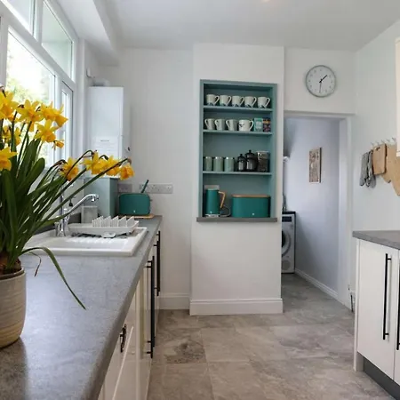 Totterdown's Fabulous House & Floral Garden * Bristol