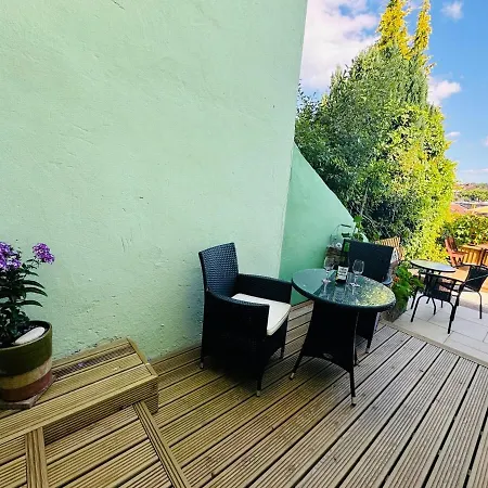Totterdown's Fabulous House & Floral Garden