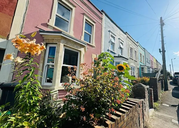 Tatil Evi Totterdown's Fabulous House & Floral Garden Bristol