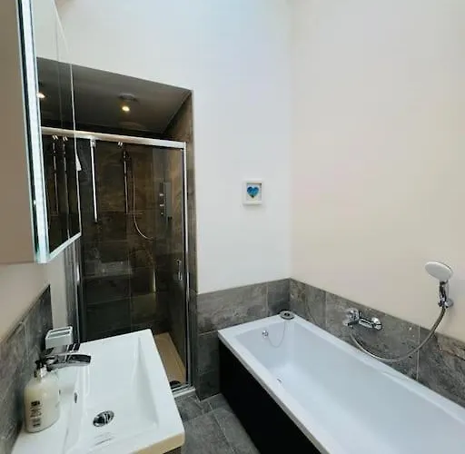 Totterdown's Fabulous House & Floral Garden * Bristol