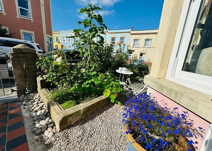 Totterdown's Fabulous House & Floral Garden * Bristol