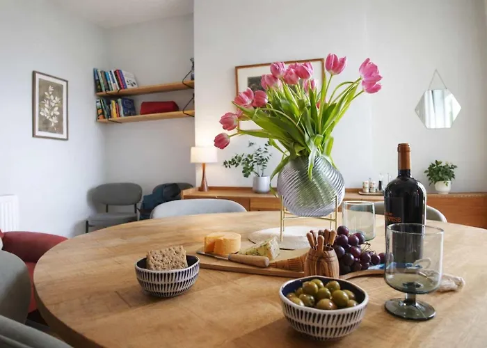 Totterdown's Fabulous House & Floral Garden Сasa de vacaciones Bristol