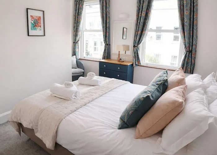 Сasa de vacaciones Totterdown's Fabulous House & Floral Garden