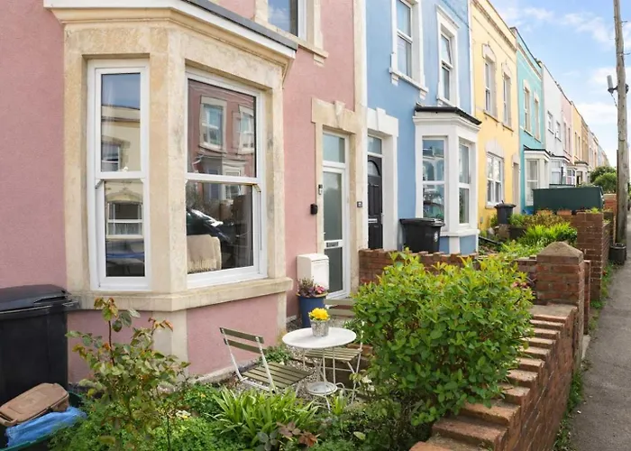 Totterdown's Fabulous House & Floral Garden Сasa de vacaciones Bristol