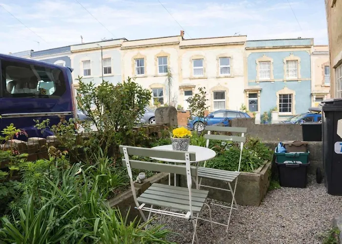 Totterdown's Fabulous House & Floral Garden * Bristol