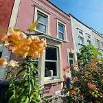 Totterdown's Fabulous House & Floral Garden