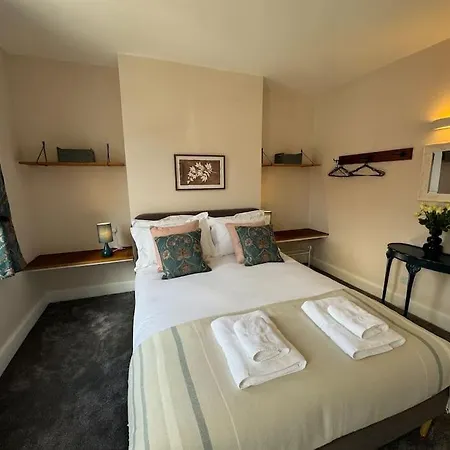 Totterdown'S Fabulous House & Floral Garden Bristol