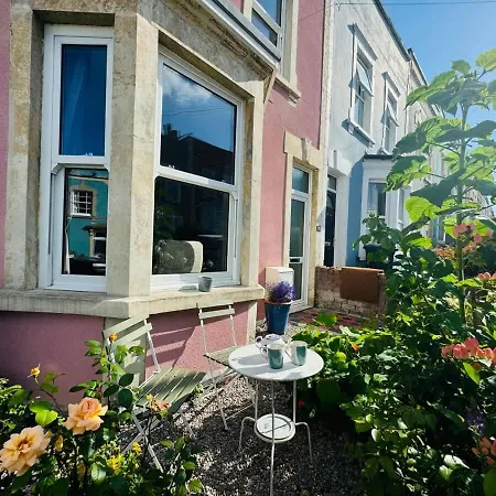 Dom wakacyjny Totterdown's Fabulous House & Floral Garden Bristol